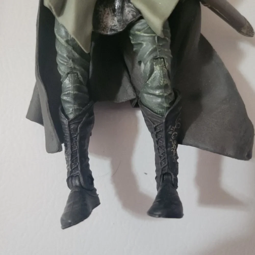 Lord of the Rings Legolas Action Figure - Picture 5 of 7